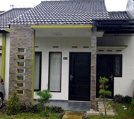 Villa Unique Mutiara Panderman Batu  Dış mekan fotoğraf
